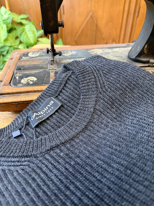 Pure wool crew neck sweater - Image 4