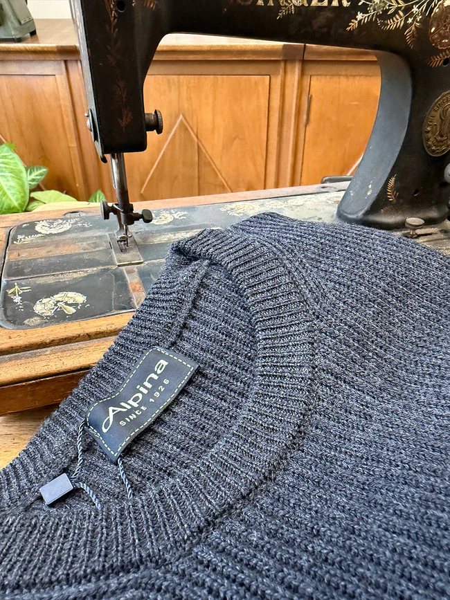 Pure wool crew neck sweater - Image 5