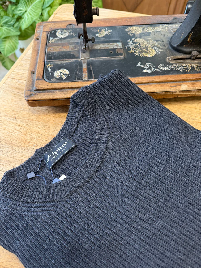 Pure wool crew neck sweater - Image 6