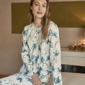 Elegant Nightgown With Flowers