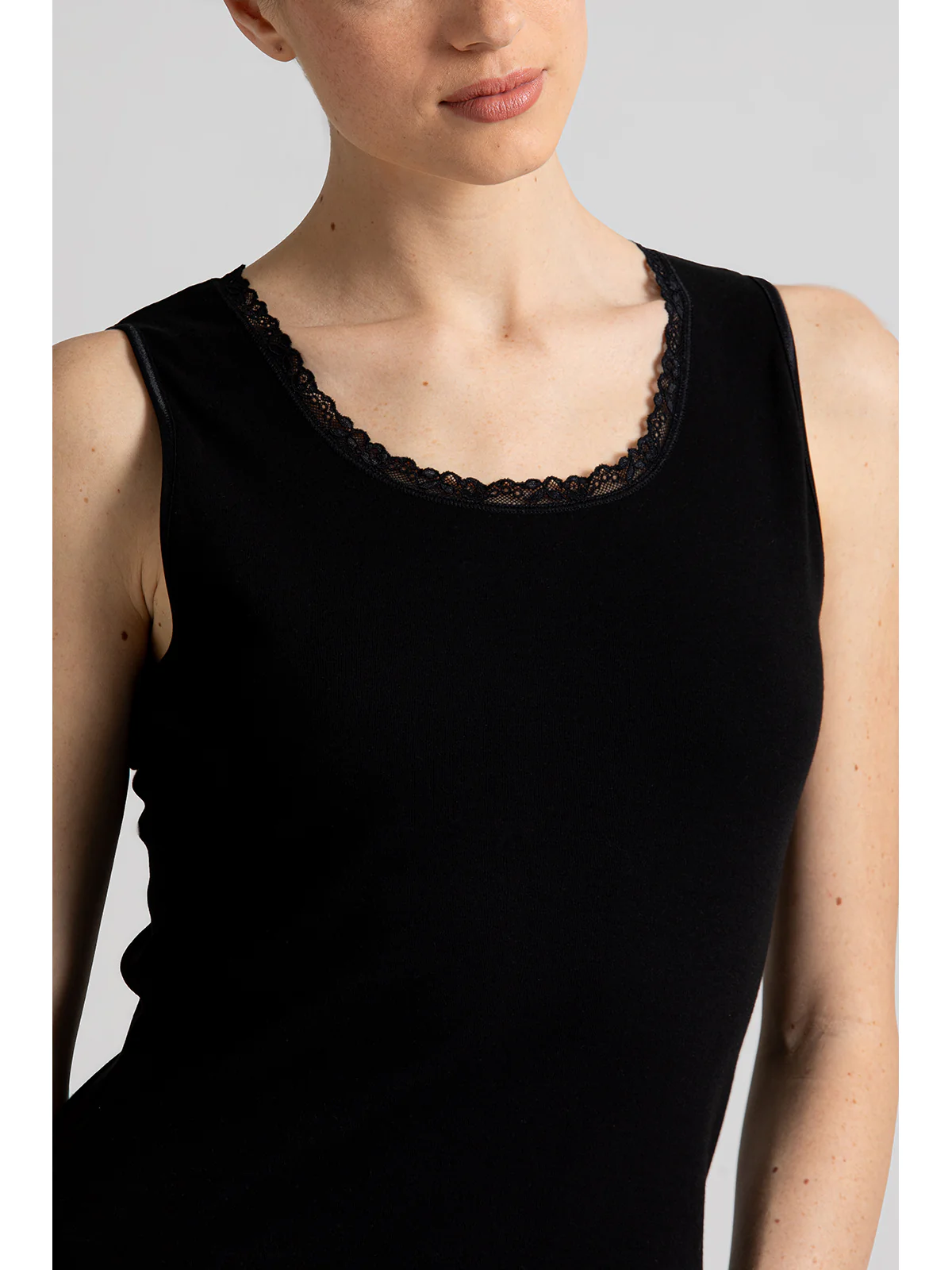 Warm Tank Top With Low Lace - BLACK - Image 5