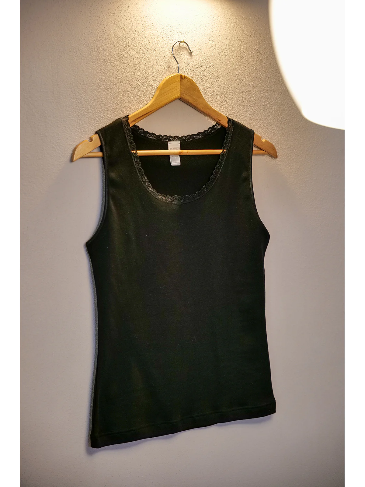 Warm Tank Top With Low Lace - BLACK - Image 4