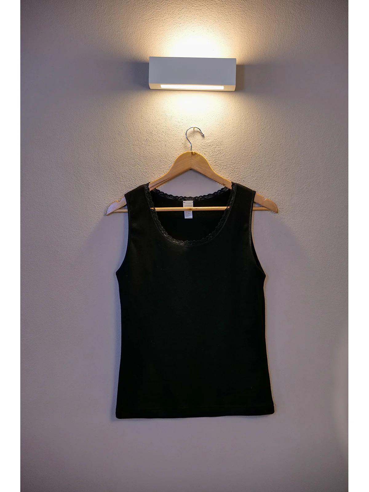 Warm Tank Top With Low Lace - BLACK - Image 3